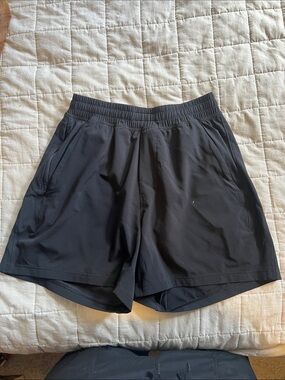 Lululemon men’s short
